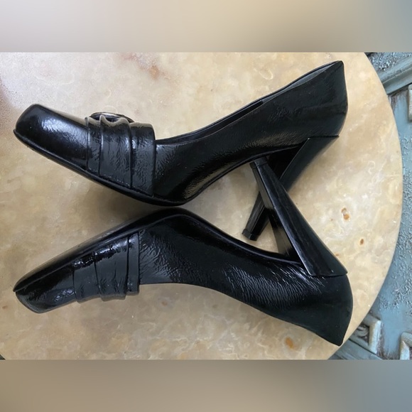 GUCCI Patent Leather Heels
Shoes size 36 C US 5.5 - Picture 7 of 12